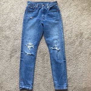 Levi’s 501 skinny 25x30 distressed denim